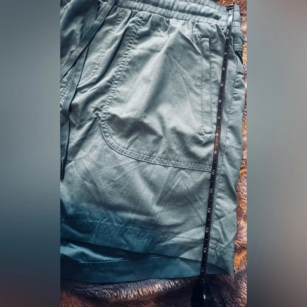 L.L. Bean Men's Athletic Shorts Sz Medium in Teal - Picture 5 of 8